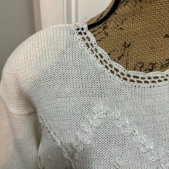 Vintage Embroidered Sweater - Picture 3 of 10